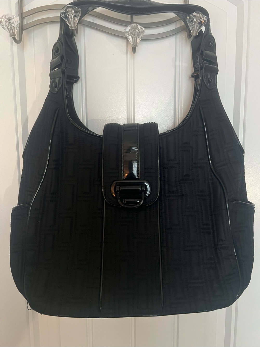 VERA BRADLEY BK QUILTED PATENT SATCHEL HANDBAG